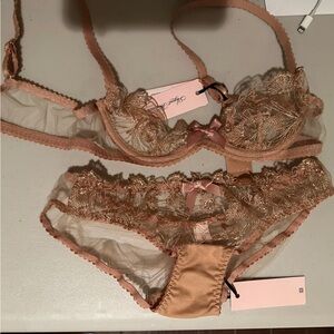 Agent Provacateur Jayce Plunge Underwire Bra and Jayce Full Brief (sold as set)